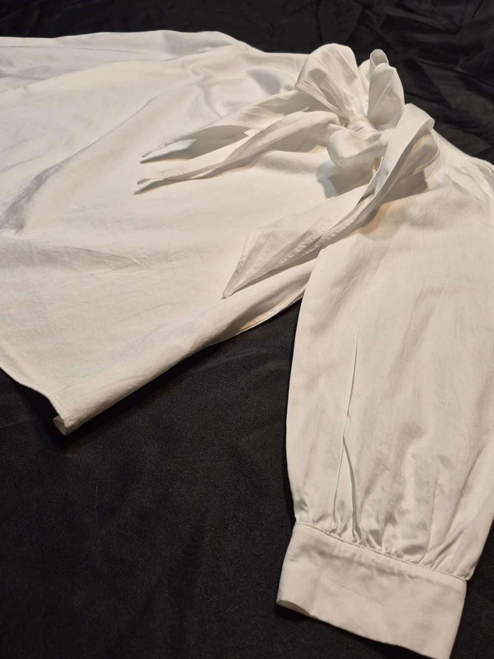 Anthropologie White Bow-Tie Puff Sleeve Blouse Size Small